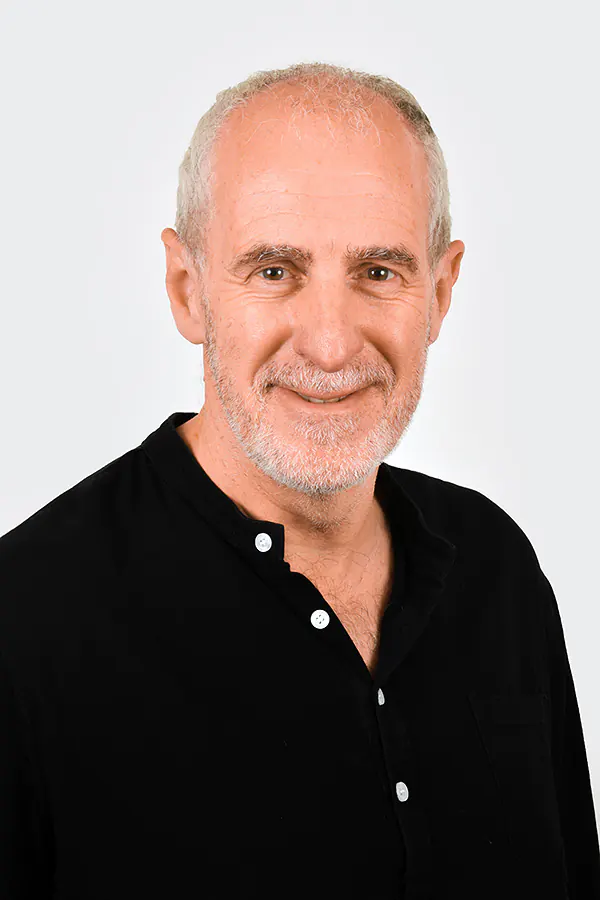 Dr R.j.c Curtis